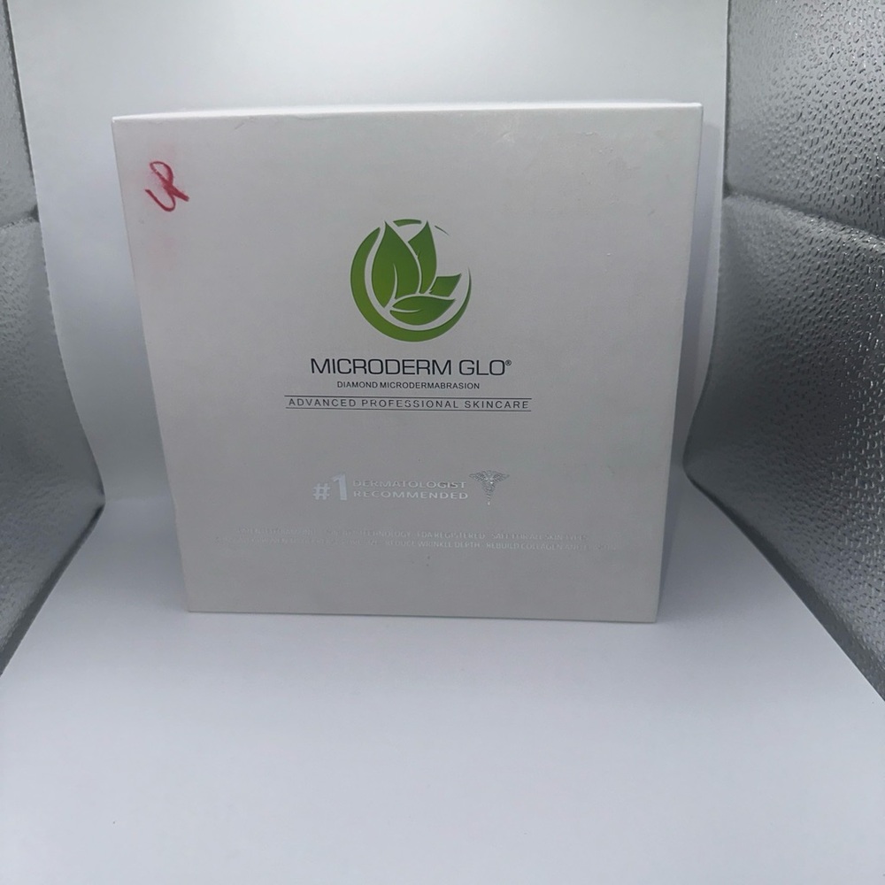Diamond Microdermabrasion Skincare Kit - White
